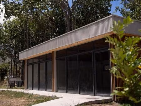 vente commerce 80 m² la possession (97419)