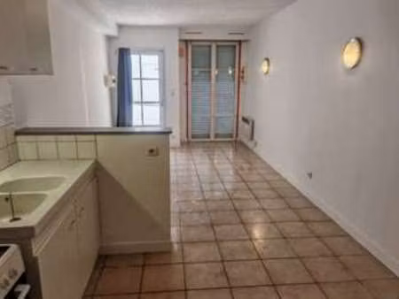 location appartement 2 pièces à chavagnes-en-paillers (85250) : à louer 2 pièces / 51m² ch