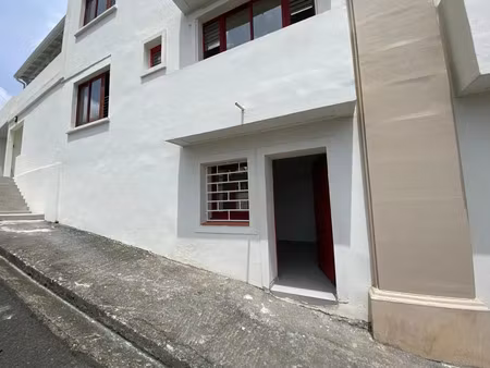 location bureau 60 m² à fort-de-france (97200)