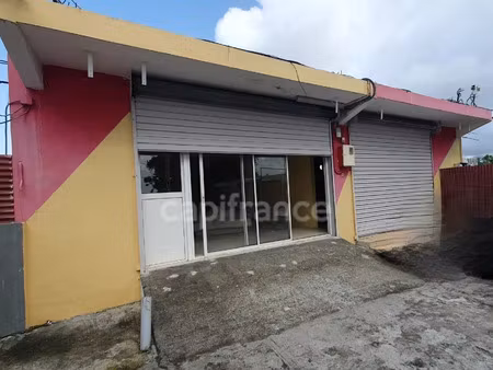 location commerce 5 pièces 200 m² à fort-de-france (97200)