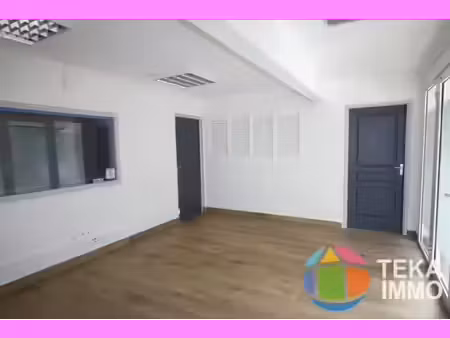 location commerce 75 m² à saint-andré (97440)