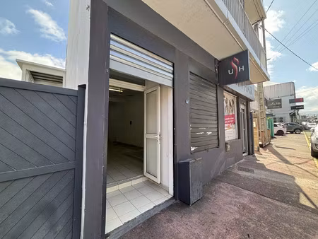 location commerce 60 m² à saint-louis (97450)
