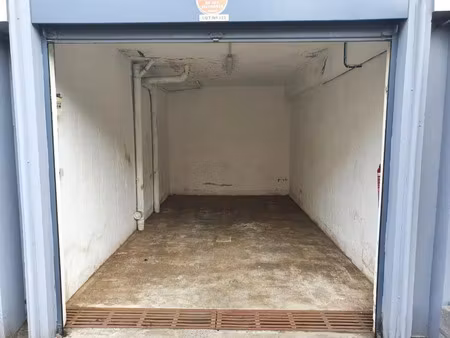 location local industriel 20 m² à saint-denis (97490)