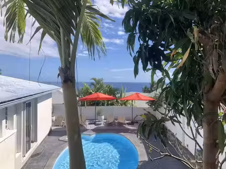 a louer_ villa t6 meublée avec piscine_ saint gilles les bains