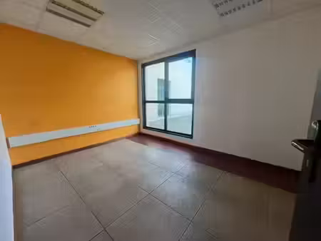 location bureau 58 m² à saint-denis (97400)