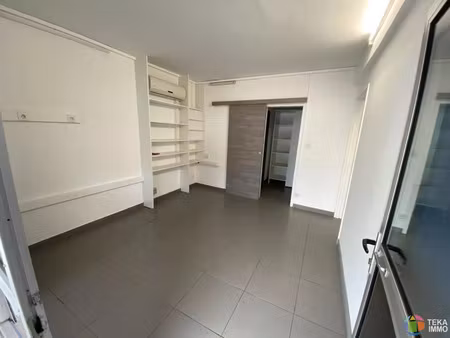 location commerce 2 pièces 44 m² à saint-denis (97400)