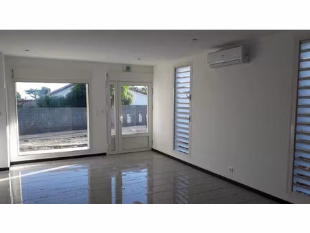 location commerce 48 m² à saint-louis (97450)