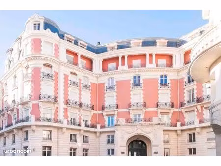 biarritz - carlton - location uniquement étudiant — bail 9 mois