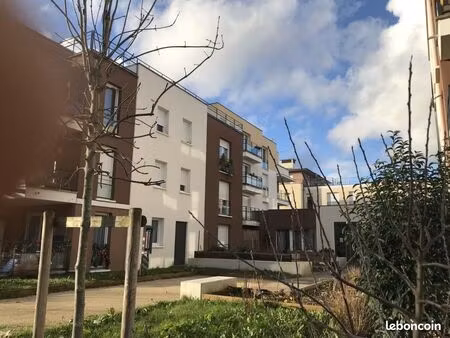 studio 1 pièce 31 m²