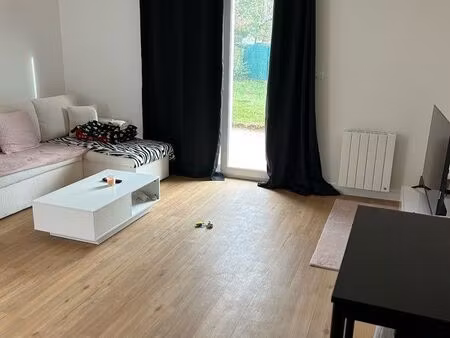 grand studio à louer