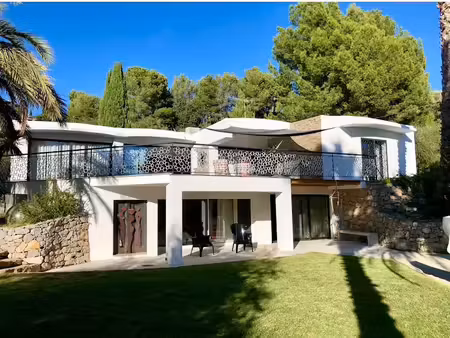 location meublée propriété 8 pièces 350 m² à le castellet (83330)  6 500 €