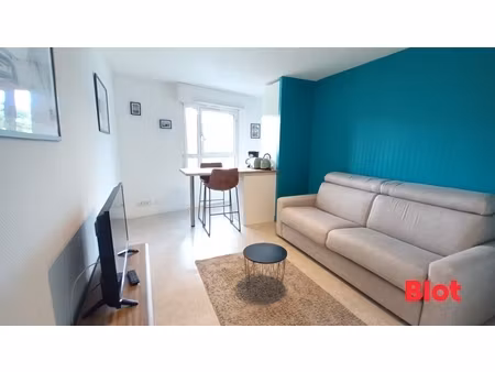 a louer - auray (56400) - appartement type 1 meuble avec parking