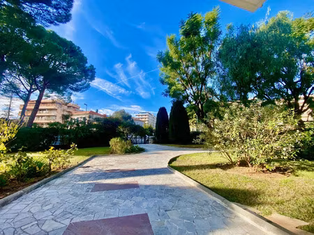 location appartement 1 pièce 32 m² à nice (06200)