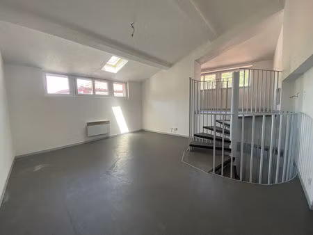appartement t2 triplex vue sur les toits