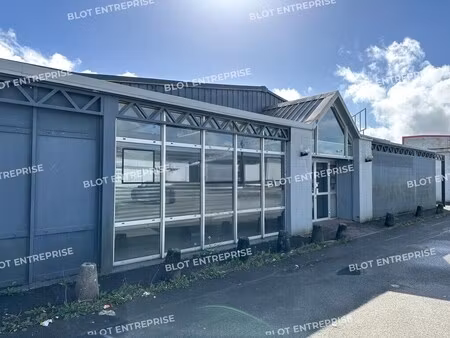 vente commerce 830 m²