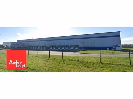 location entrepôt 10 486 m²