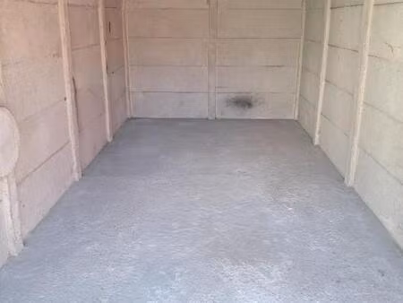 a loue un box