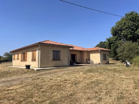 maison contemporaine de plain-pied construite en 2015 tre