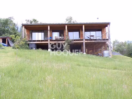 maison atypique sur 5000 m² de terrain