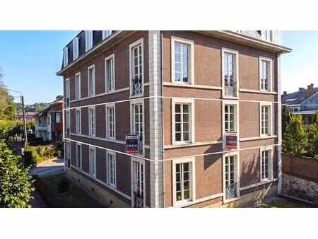 superbe appartement 3 chambres avec terrasse  garage et cave