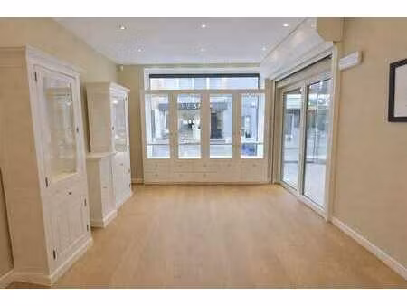 georges henri - local commercial de +/-40 m2