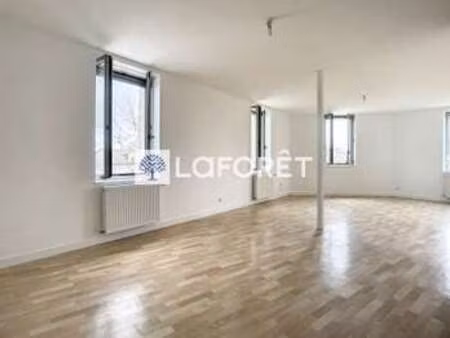 location appartement 4 pièces à parthenay (79200) : à louer 4 pièces / 115m² parthenay