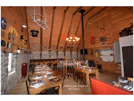 vente locaux professionnels à le mont dore (63240)  650 000 €