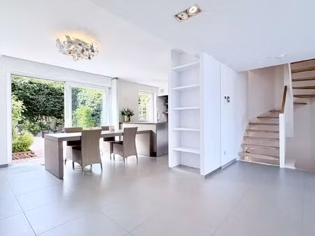 maison à louer avec garage et terrasse   la hulpe (vbe43964)
