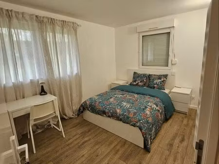 chambre meublée