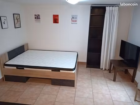studio cosy (20m2) proche paris  université de créteil (upec) et université gustave eiffel