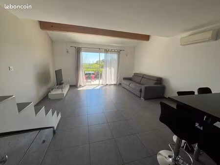 maison avec garage et parking