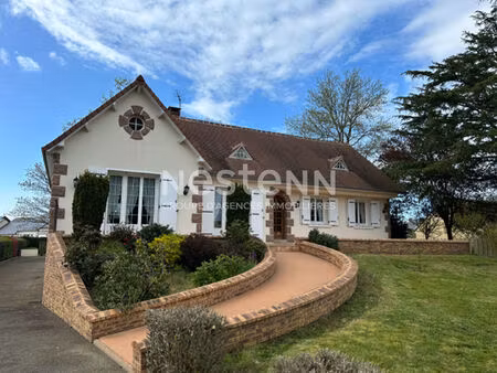 maison familiale entre commerces et rivière  proche de l'ile moulinsart