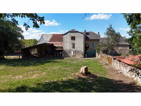 ancienne ferme avec granges et 1 8 hectare de terrain