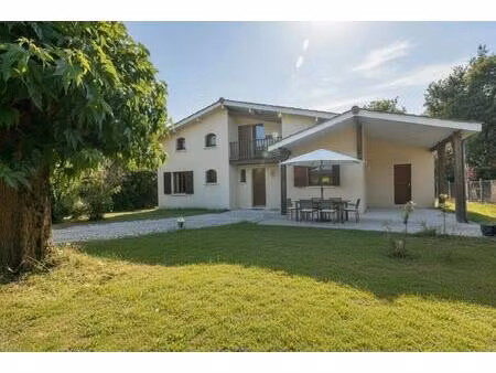 maison familiale 4 chambres avec grand jardin à la lande-de-fronsac (33240)