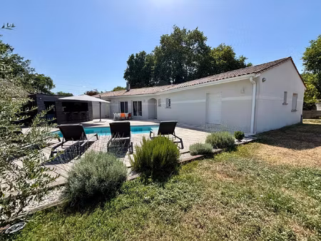 belle maison familiale de plain pied au calme