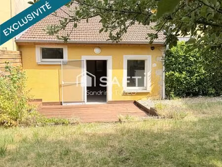 maison triplex avec jardin  garage et stationnement à poligny