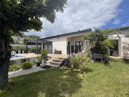 villa 5 pièces 134 m2 avec piscine - montboucher-sur-jabron