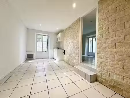location appartement 2 pièces 27.27 m² à fontaine-le-port (77590)  720 €