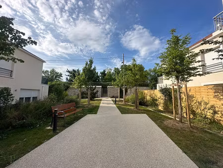 location appartement 2 pièces 40.5 m² à villabé (91100)  724 €