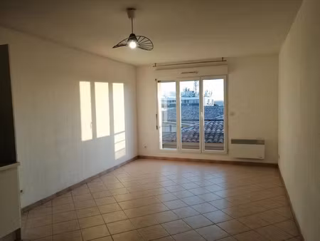 location appartement 2 pièces 43 m² à vitrolles (13127)  900 €