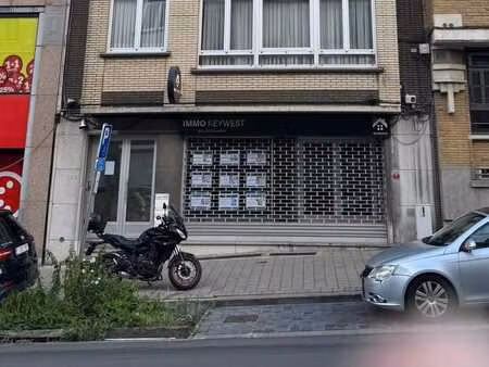 forest – rez-de-chaussée commercial de 130 m²