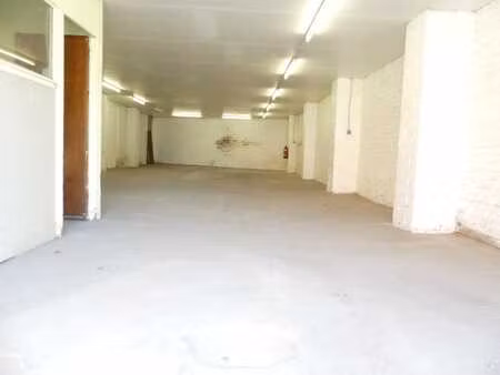 entrepôt 175 m2