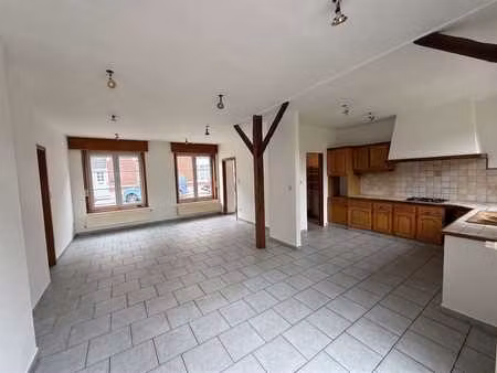 jolie maison plain-pied de 3 chambres avec terrasse et jardi