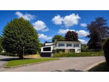 villa dans les parcs d'embourg