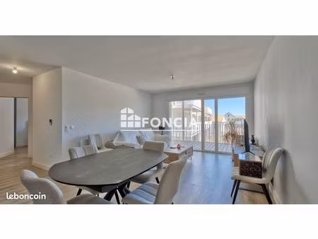 bel appartement de 3 pièces en plein centre ville