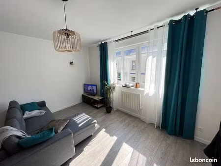 appartement t2bis meublé 49m² en duplex
