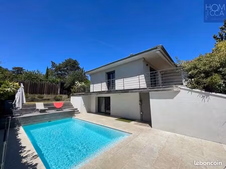 villa 7 pièces 237 m²