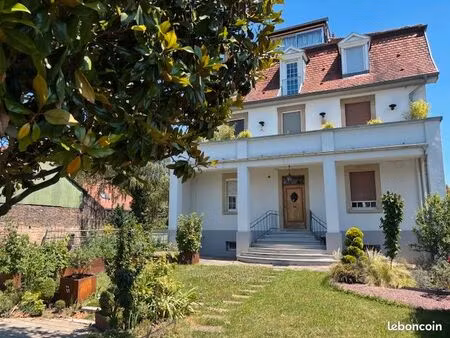hoenheim proche transports  superbe studio meublé  en parfait état  dans villa