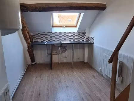 studio avec mezzanine – centre-ville de beaumont-sur-oise