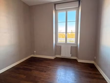 appartement rdc saint claud 3 pièces dont 2 chambres t3